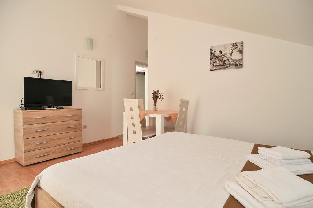 Apartmani P&M ติวัต ภายนอก รูปภาพ